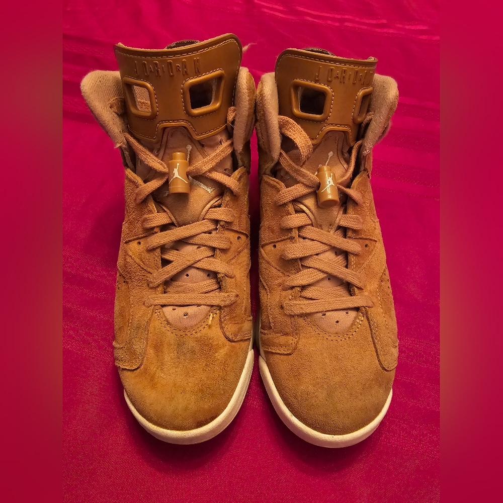 Air Jordan Boys 6 Retro Wheat Gold 384665-705 Basketball Sneakers Size 6Y